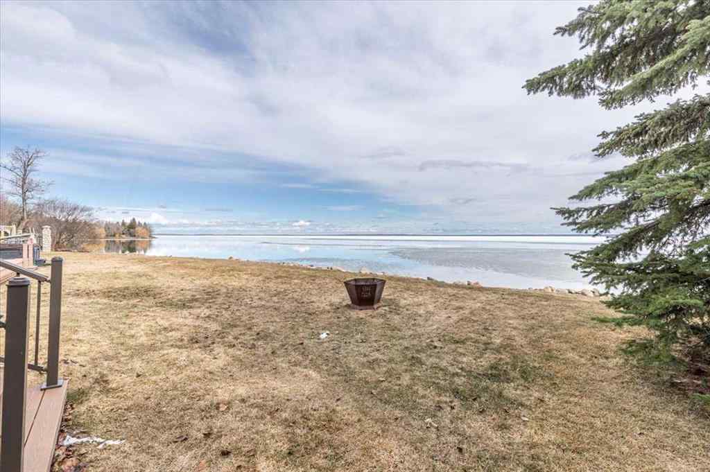 MLS® A2256082 - 33 Lakeshore Drive  in NONE Grandview, Residential