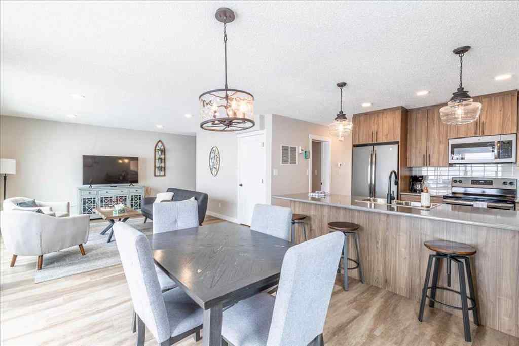 MLS® A2256082 - 33 Lakeshore Drive  in NONE Grandview, Residential