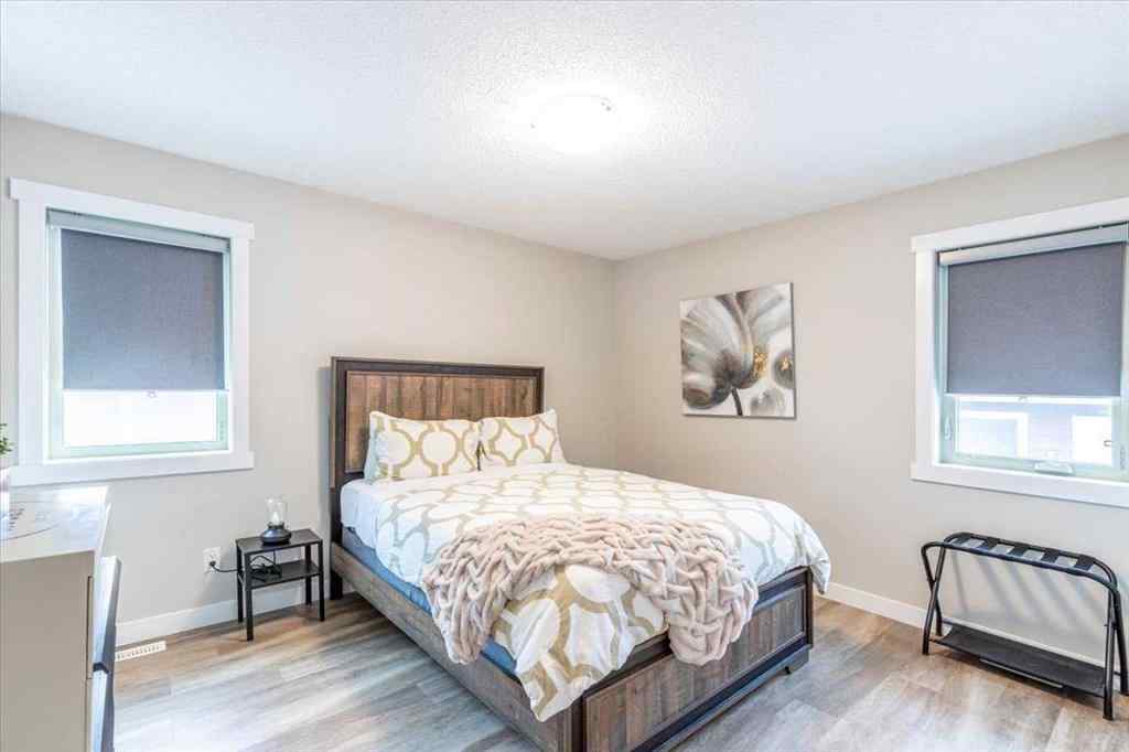 MLS® A2256082 - 33 Lakeshore Drive  in NONE Grandview, Residential