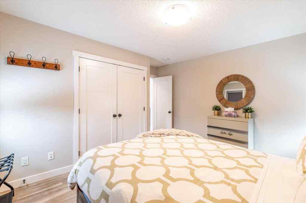MLS® A2256082 - 33 Lakeshore Drive  in NONE Grandview, Residential