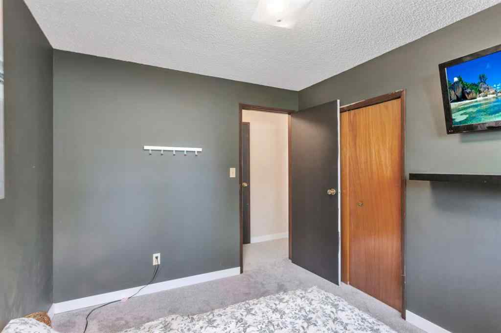 MLS® A2256084 - 5223 48 st   in NONE Eckville, Residential