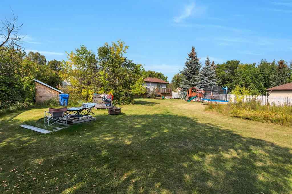 MLS® A2256084 - 5223 48 st   in NONE Eckville, Residential