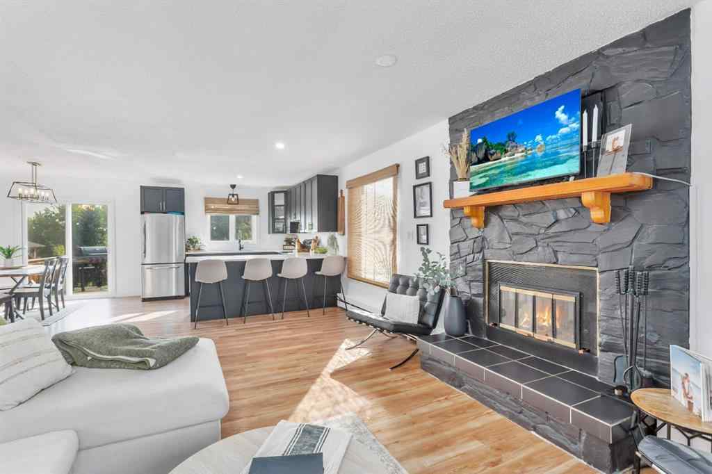 MLS® A2256084 - 5223 48 st   in NONE Eckville, Residential