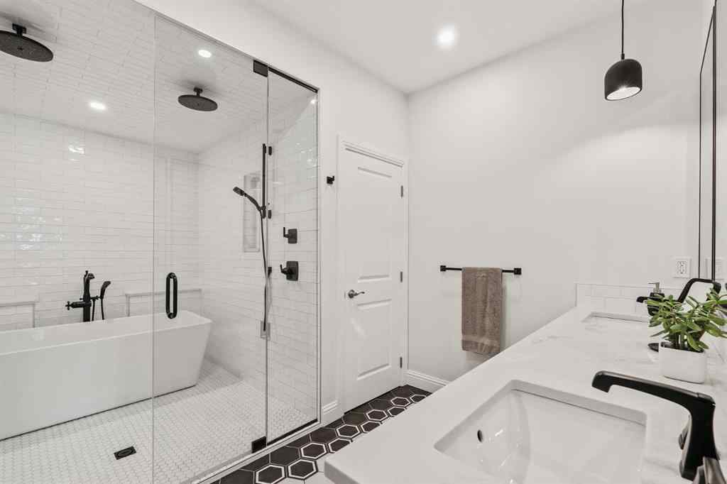 MLS® A2256091 - 2225 8 Avenue SE in Inglewood Calgary, Residential