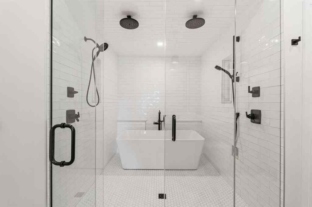 MLS® A2256091 - 2225 8 Avenue SE in Inglewood Calgary, Residential