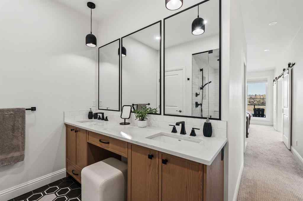 MLS® A2256091 - 2225 8 Avenue SE in Inglewood Calgary, Residential