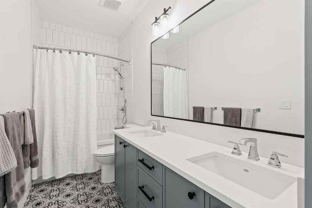 MLS® A2256091 - 2225 8 Avenue SE in Inglewood Calgary, Residential
