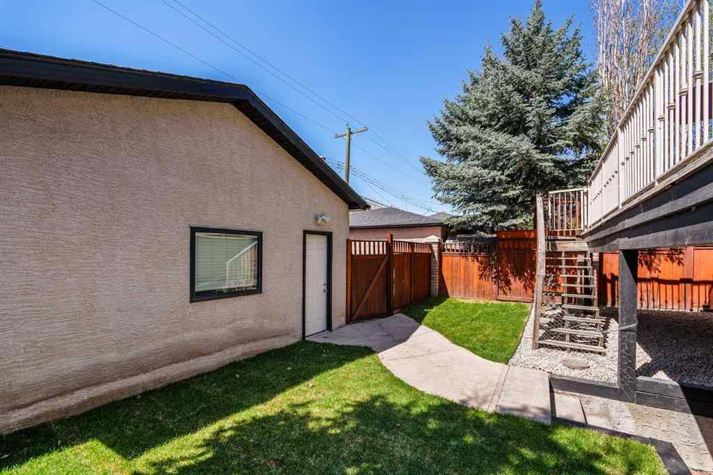 MLS® A2256091 - 2225 8 Avenue SE in Inglewood Calgary, Residential