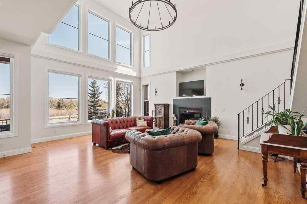 MLS® A2256091 - 2225 8 Avenue SE in Inglewood Calgary, Residential