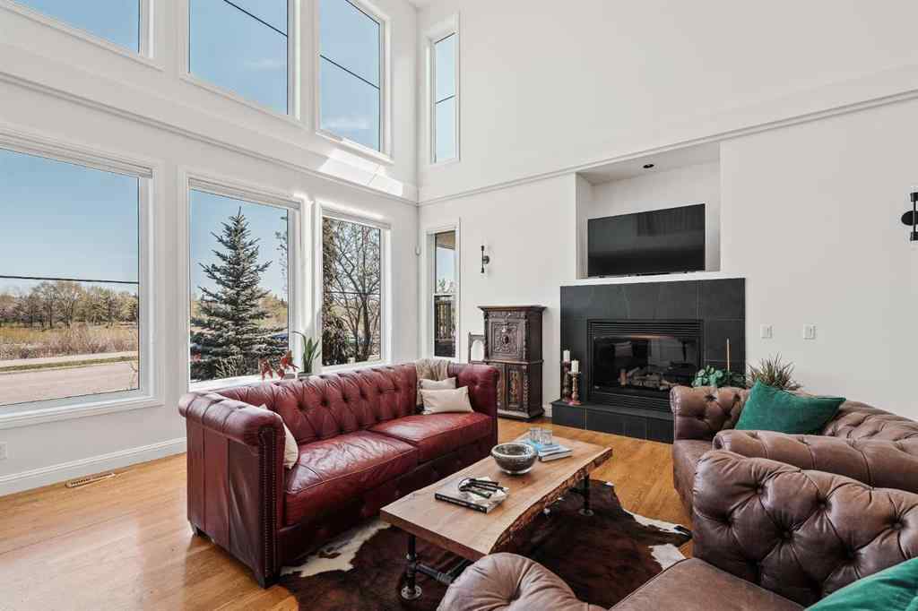 MLS® A2256091 - 2225 8 Avenue SE in Inglewood Calgary, Residential
