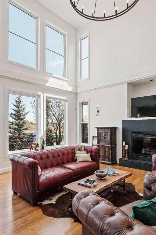 MLS® A2256091 - 2225 8 Avenue SE in Inglewood Calgary, Residential