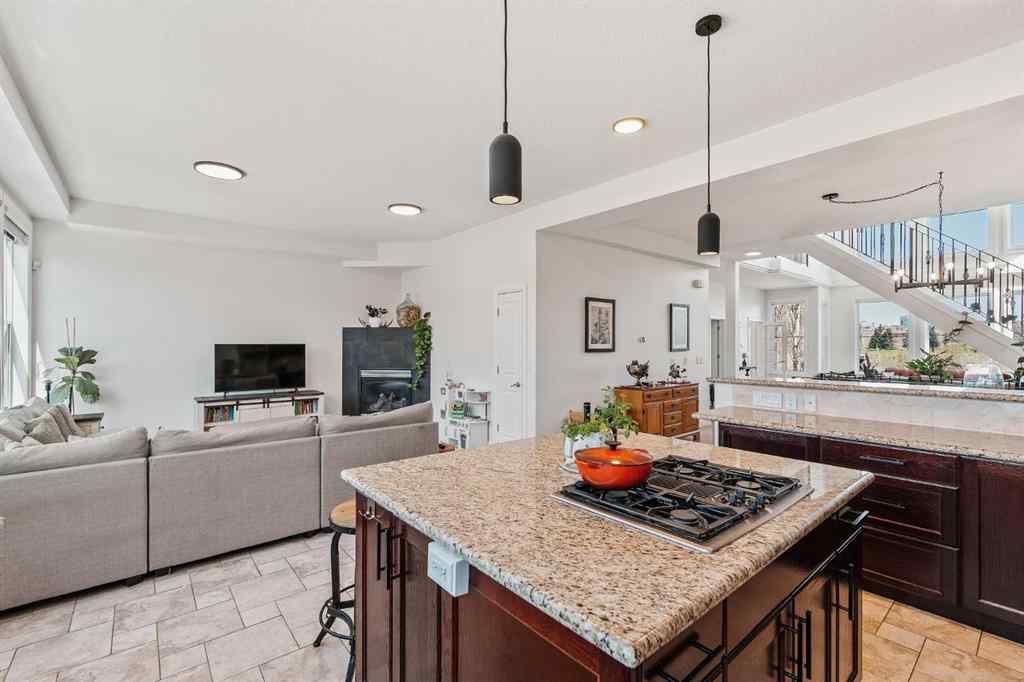 MLS® A2256091 - 2225 8 Avenue SE in Inglewood Calgary, Residential