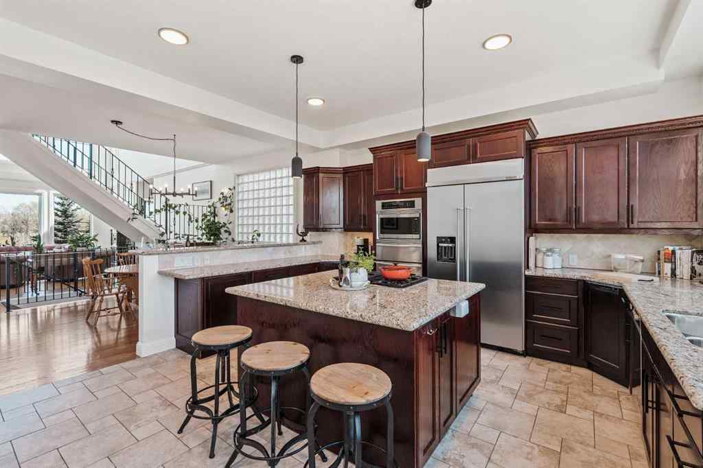 MLS® A2256091 - 2225 8 Avenue SE in Inglewood Calgary, Residential