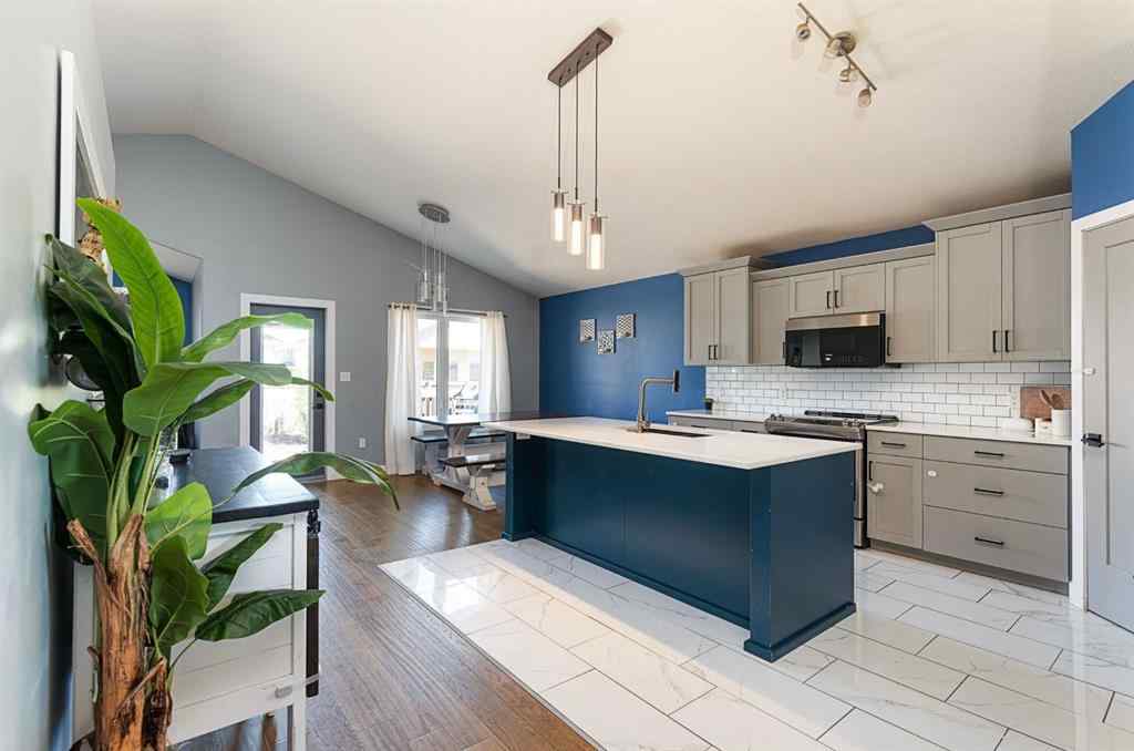 MLS® A2256095 - 4203 74 Avenue  in Parkview Estates Lloydminster, Residential