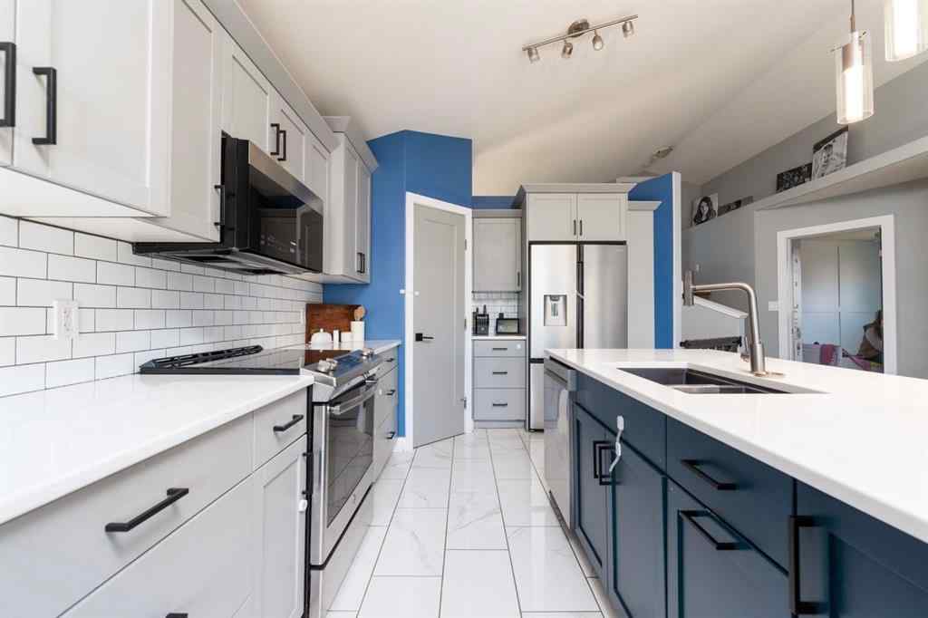 MLS® A2256095 - 4203 74 Avenue  in Parkview Estates Lloydminster, Residential