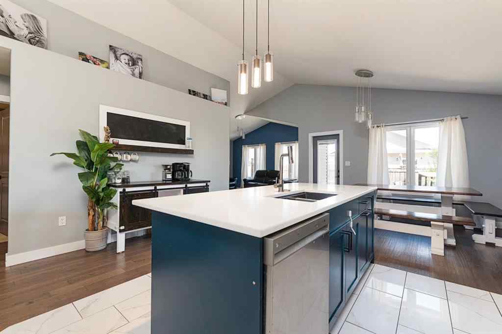 MLS® A2256095 - 4203 74 Avenue  in Parkview Estates Lloydminster, Residential
