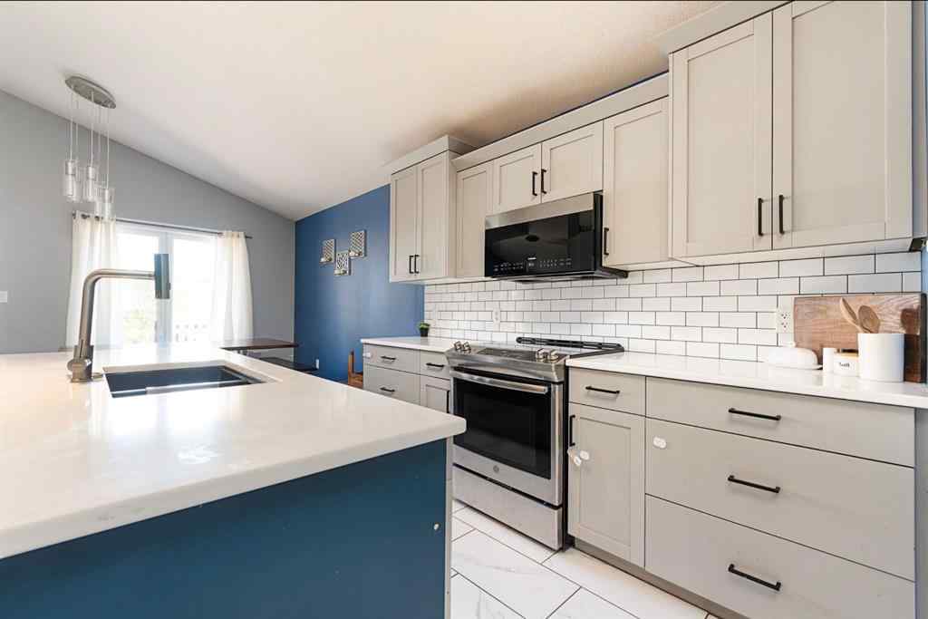 MLS® A2256095 - 4203 74 Avenue  in Parkview Estates Lloydminster, Residential