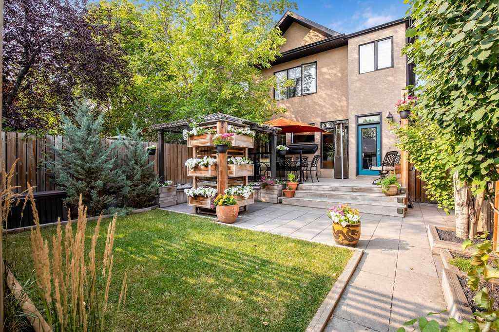 MLS® A2256097 - 2133 5 Avenue NW in West Hillhurst Calgary, Residential