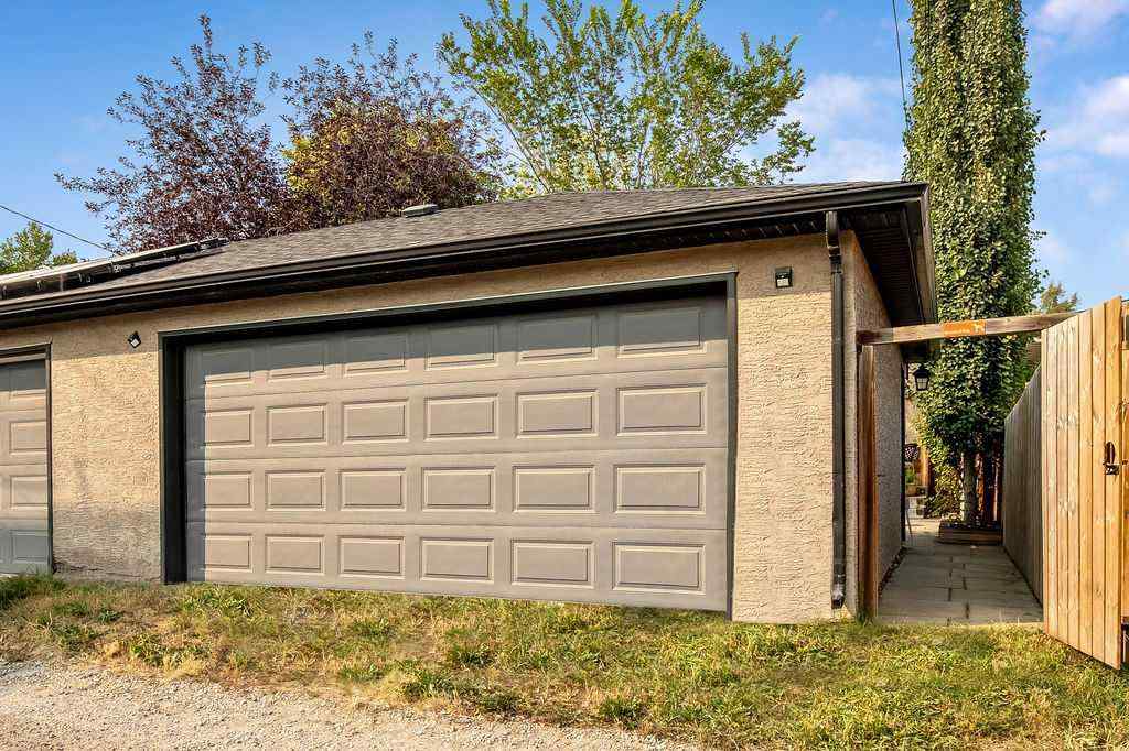 MLS® A2256097 - 2133 5 Avenue NW in West Hillhurst Calgary, Residential