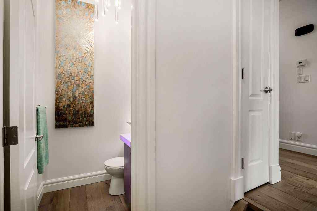 MLS® A2256097 - 2133 5 Avenue NW in West Hillhurst Calgary, Residential