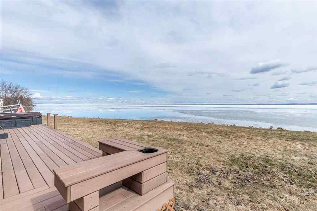 MLS® A2256105 - 35 Lakeshore Drive  in NONE Grandview, Residential