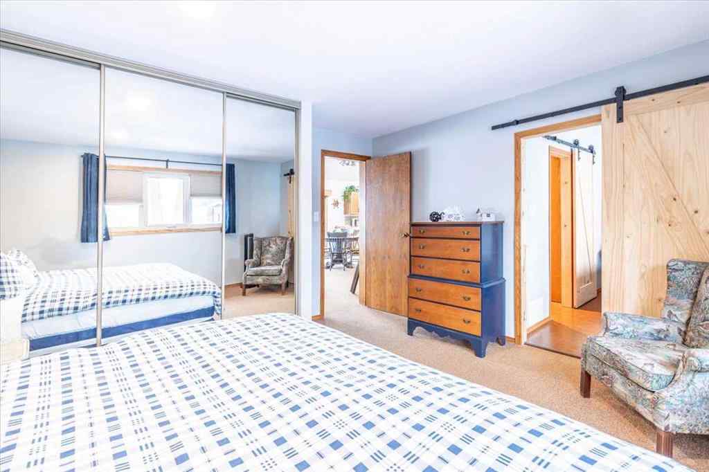 MLS® A2256105 - 35 Lakeshore Drive  in NONE Grandview, Residential