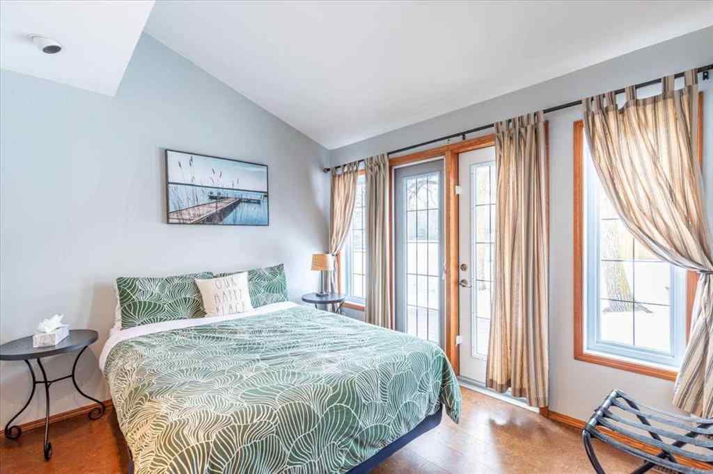 MLS® A2256105 - 35 Lakeshore Drive  in NONE Grandview, Residential