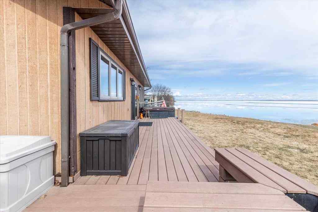 MLS® A2256105 - 35 Lakeshore Drive  in NONE Grandview, Residential