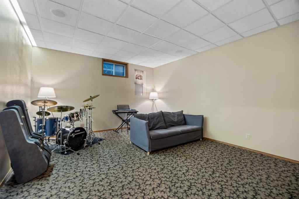 MLS® A2256112 - 182 Scenic Glen Close NW in Scenic Acres Calgary, Residential