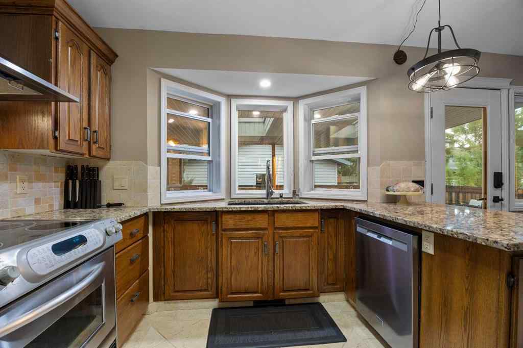MLS® A2256112 - 182 Scenic Glen Close NW in Scenic Acres Calgary, Residential
