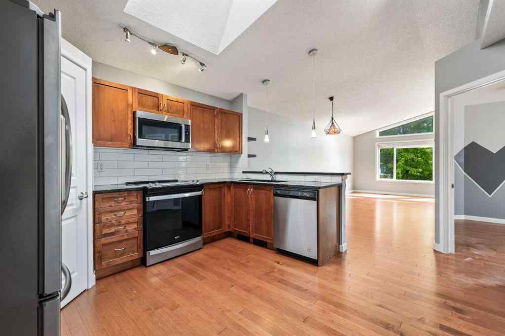 MLS® A2256113 - 95 New Brighton Landing SE in New Brighton Calgary, Residential