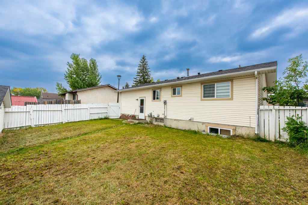 MLS® A2256118 - 5640 Temple Drive NE in Temple Calgary, Residential