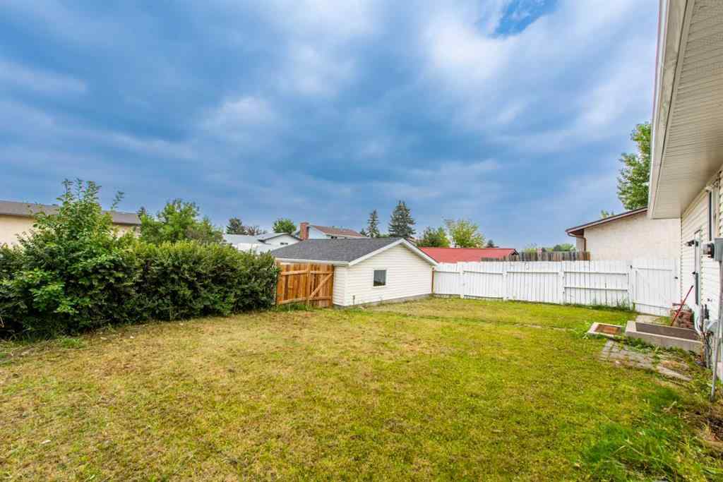 MLS® A2256118 - 5640 Temple Drive NE in Temple Calgary, Residential