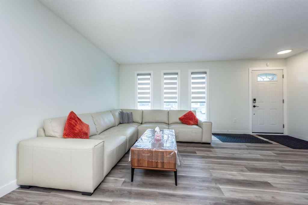 MLS® A2256118 - 5640 Temple Drive NE in Temple Calgary, Residential