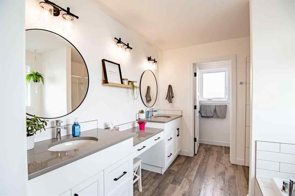 MLS® A2256122 - 587 Robinson Avenue  in Palisades Penhold, Residential