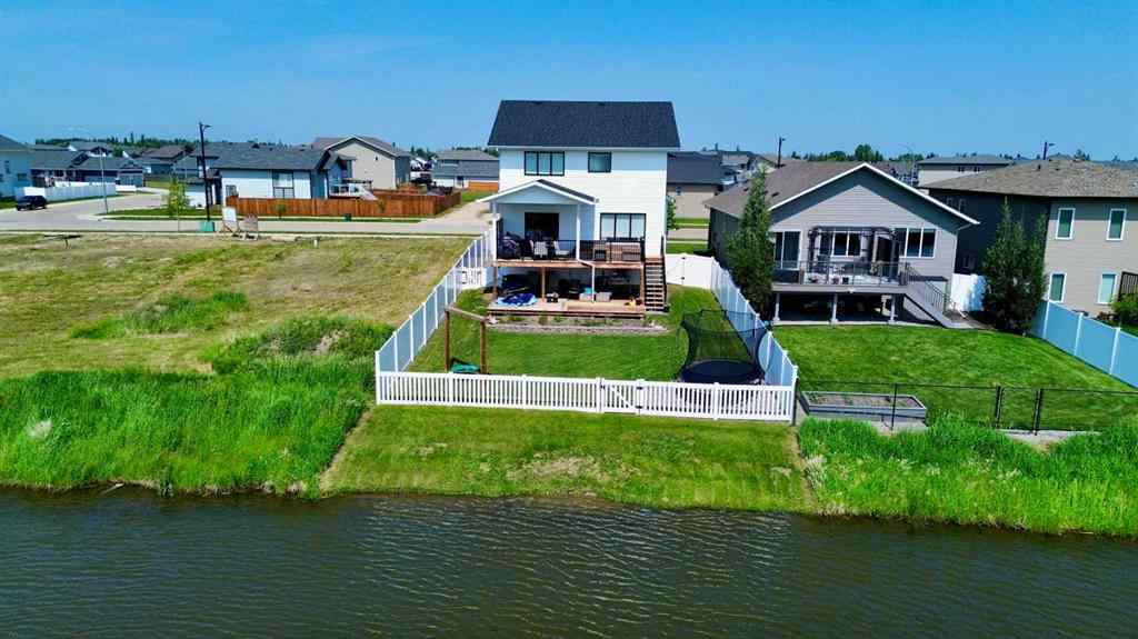 MLS® A2256122 - 587 Robinson Avenue  in Palisades Penhold, Residential