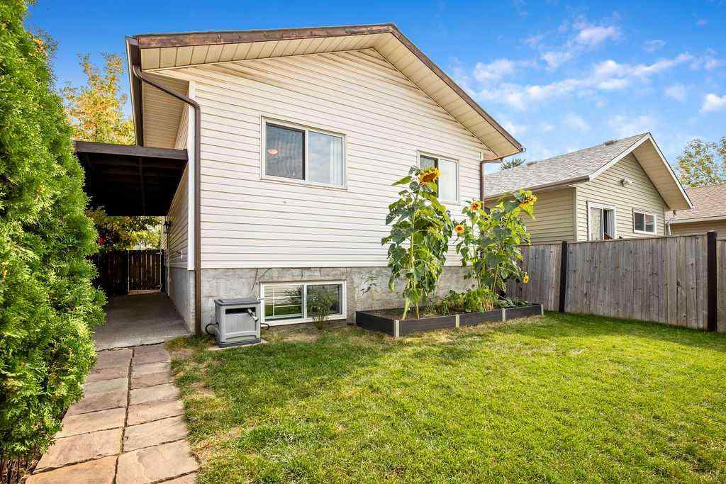 MLS® A2256126 - 15 Riverbirch Place SE in Riverbend Calgary, Residential