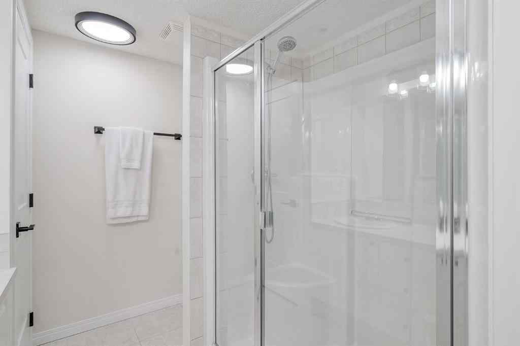 MLS® A2256132 - Unit #201 40 Parkridge View SE in Parkland Calgary, Residential