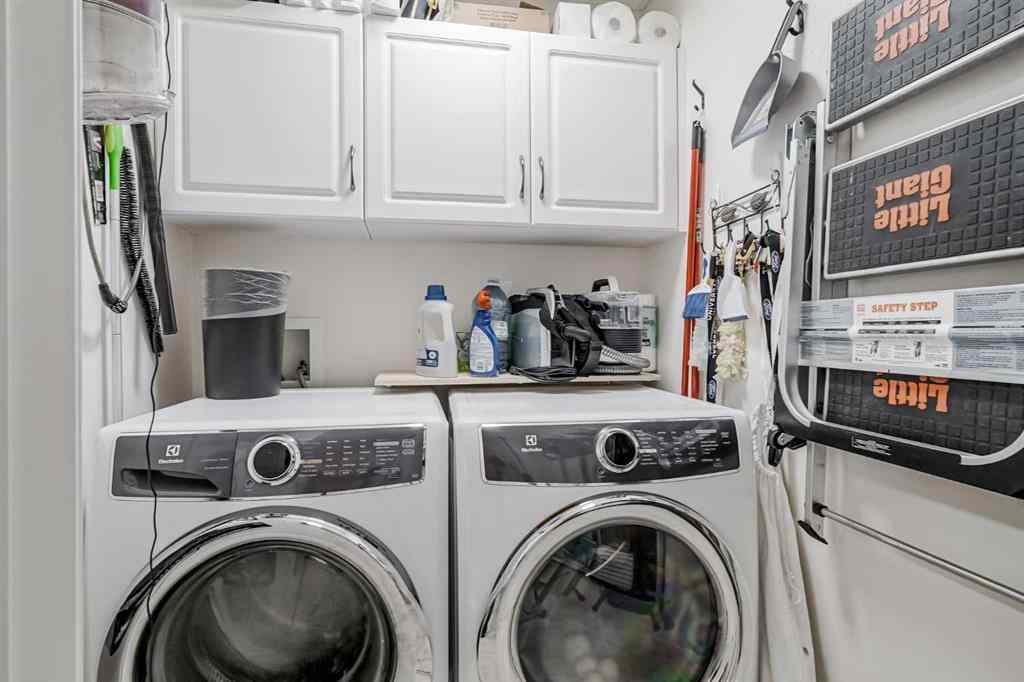 MLS® A2256132 - Unit #201 40 Parkridge View SE in Parkland Calgary, Residential