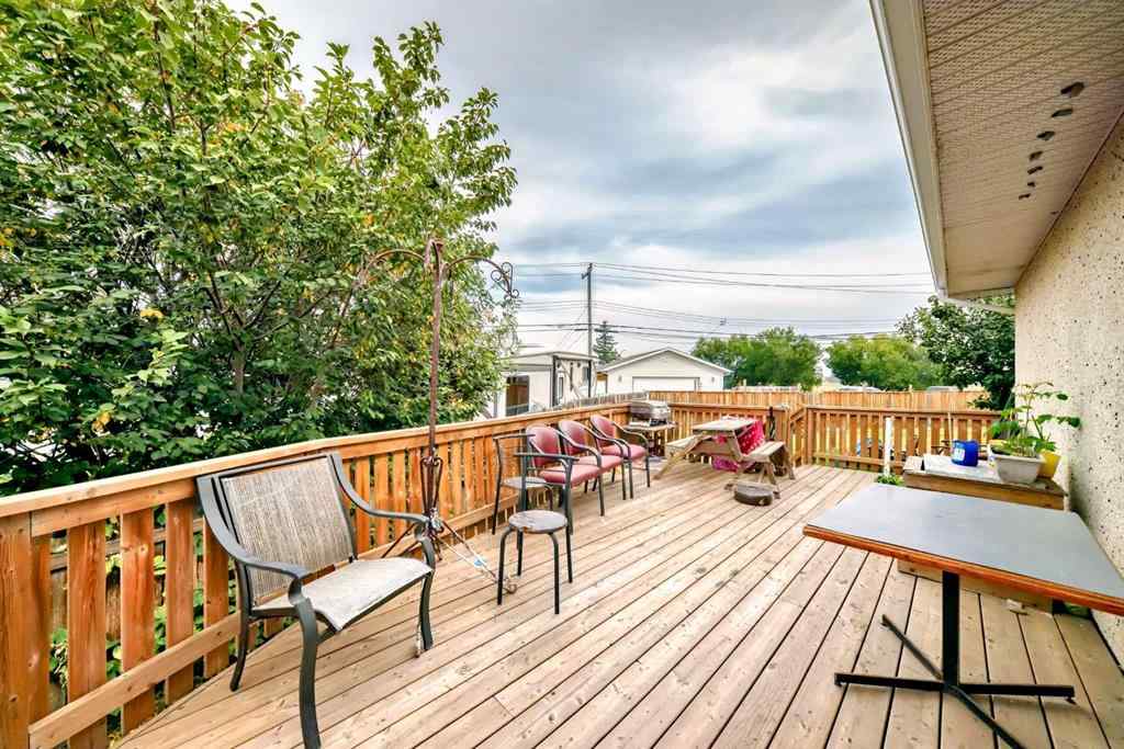 MLS® A2256139 - 203 Penbrooke Close SE in Penbrooke Meadows Calgary, Residential