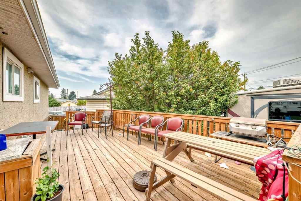 MLS® A2256139 - 203 Penbrooke Close SE in Penbrooke Meadows Calgary, Residential