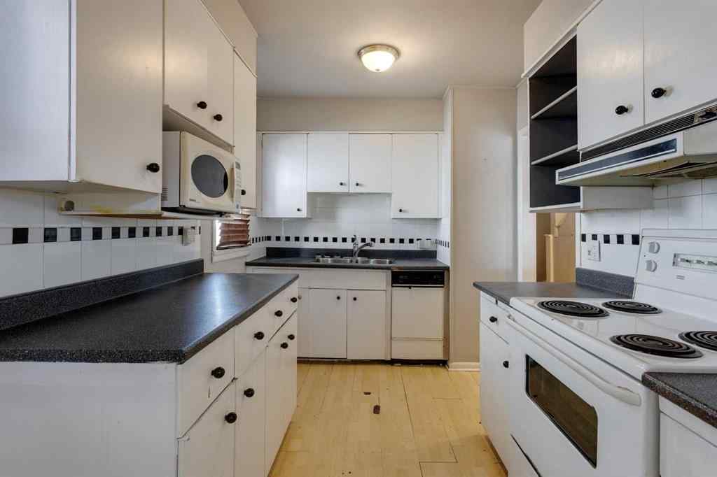 MLS® A2256142 - 1206 Regal Crescent NE in Renfrew Calgary, Residential