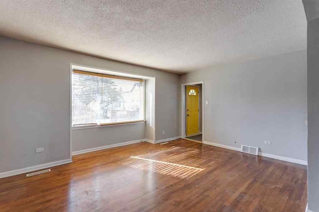 MLS® A2256142 - 1206 Regal Crescent NE in Renfrew Calgary, Residential