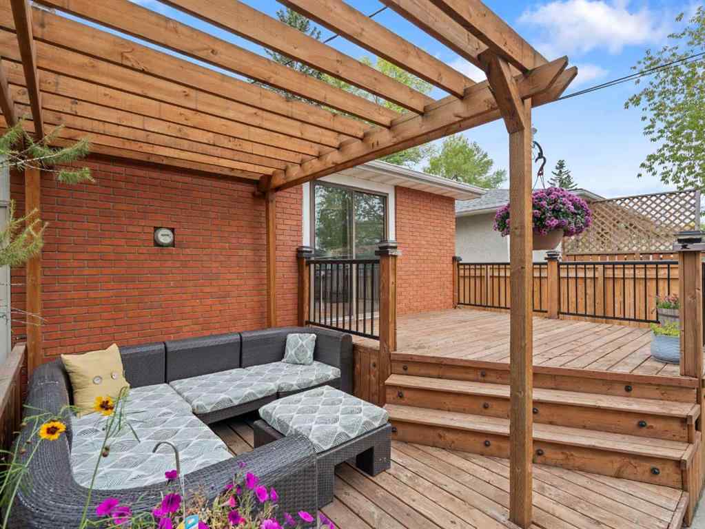 MLS® A2256149 - 1989 Cottonwood Crescent SE in Southview Calgary, Residential