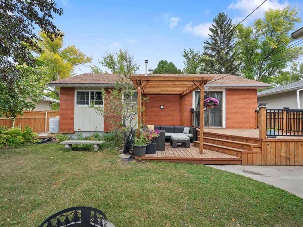 MLS® A2256149 - 1989 Cottonwood Crescent SE in Southview Calgary, Residential