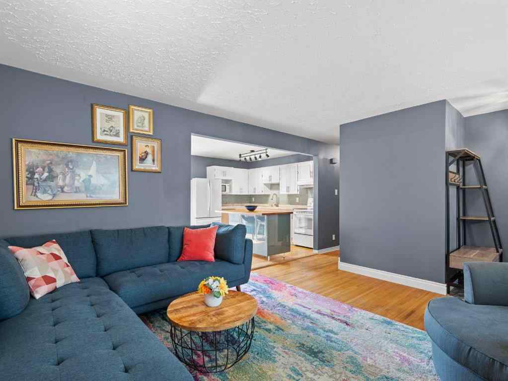MLS® A2256149 - 1989 Cottonwood Crescent SE in Southview Calgary, Residential
