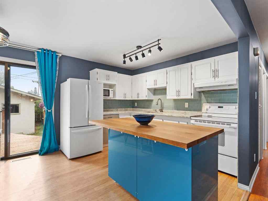 MLS® A2256149 - 1989 Cottonwood Crescent SE in Southview Calgary, Residential