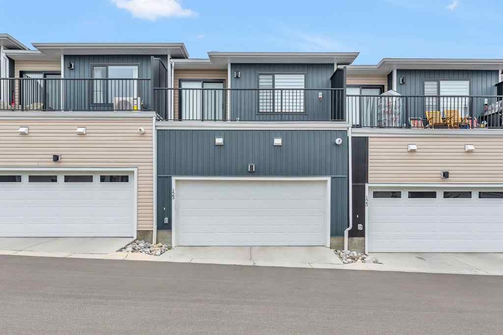 MLS® A2256156 - 123 Crestbrook Way SW in Crestmont Calgary, Residential