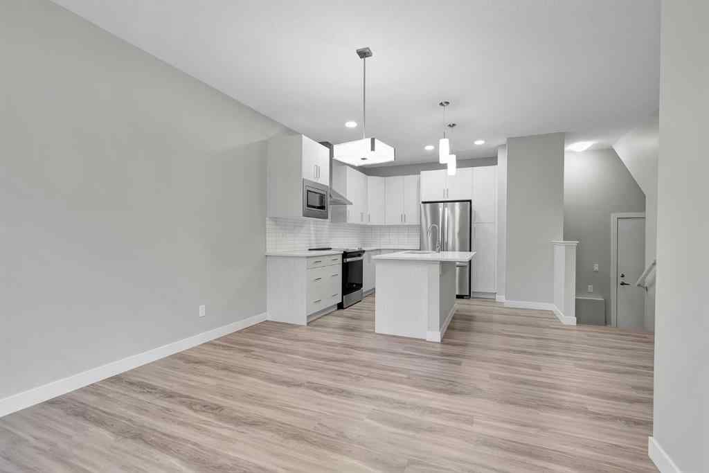 MLS® A2256156 - 123 Crestbrook Way SW in Crestmont Calgary, Residential