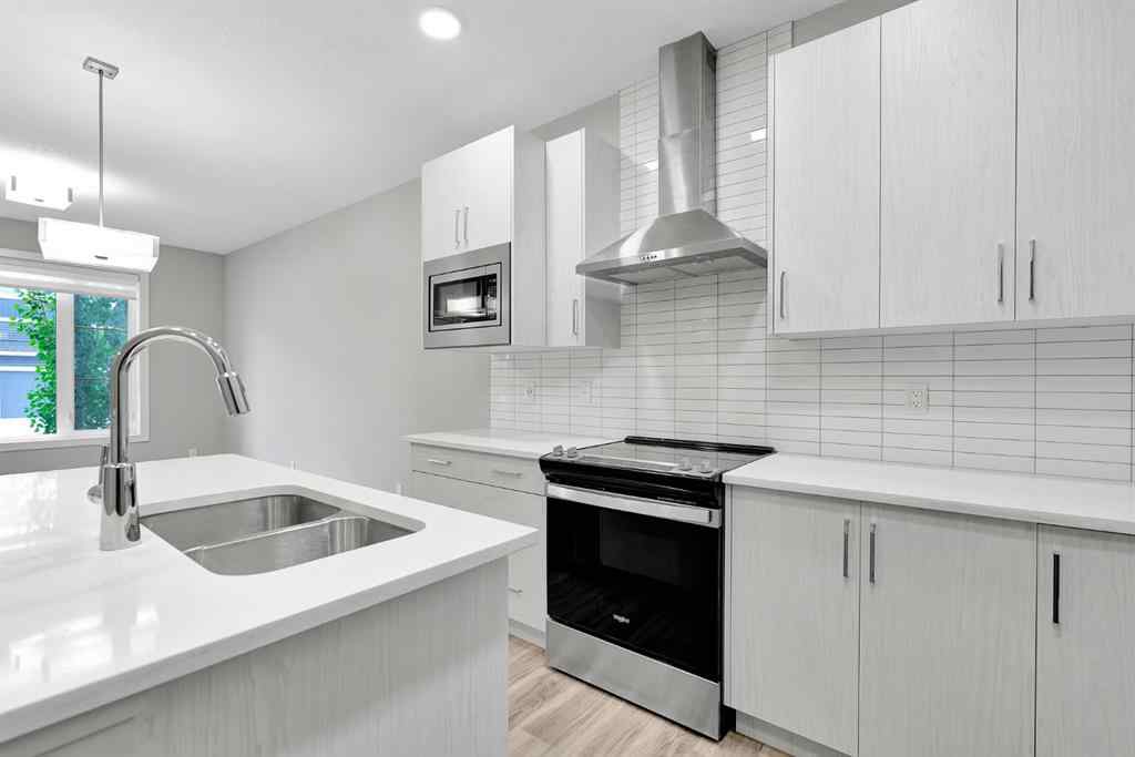 MLS® A2256156 - 123 Crestbrook Way SW in Crestmont Calgary, Residential